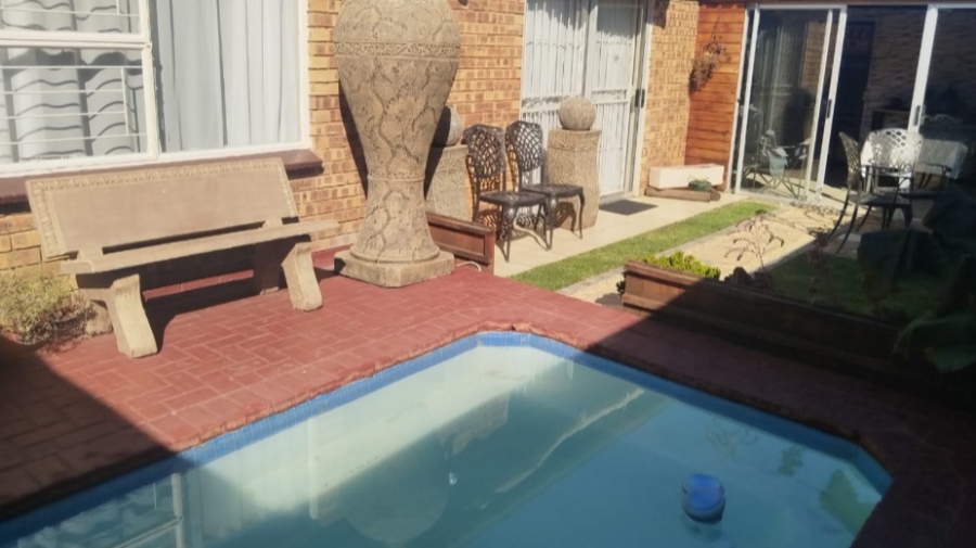 To Let 1 Bedroom Property for Rent in Fauna Free State